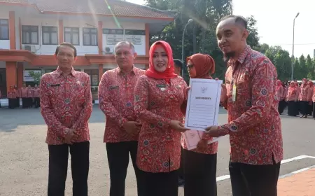 Serahkan SK Kenaikan Pangkat kepada 346 PNS, Ikfina Fahmawati : Tingkatkan Kapasitas dan Potensi