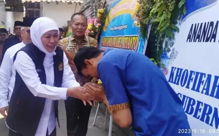 Gubernur Jatim Wujudkan Cita-cita Farhat Petinju Asal Bondowoso