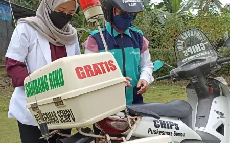 CHIPS, Nakes Bermotor Beri Layanan Kesehatan Door to Door Bagi Warga Lereng Gunung Raung