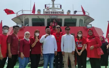 RS Apung Laksamana Malahayati Beri Pengobatan Gratis Ribuan Warga di Gresik