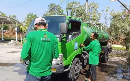 Kemarau, Sehari 150 Ribu Liter Siram Taman