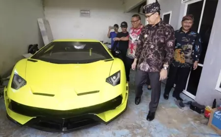 Pj Wali Kota kota Batu Apresiasi Replika Lamborghini Buatan Warga Tlekung