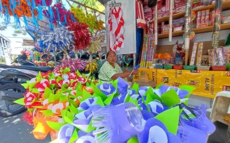 Maulid Nabi Bawa Berkah Bagi Pedagang Kembang Telur di Banyuwangi