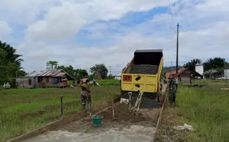 Dandim 0910/Malinau Letkol Inf. Alisun Memastikan Material Bangunan Selalu Siap dan Tersedia