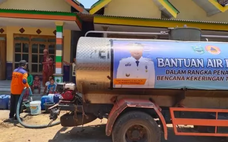 BPBD Distribusikan Air Bersih Bagi Warga Terdampak Kekeringan