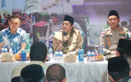 Momen Akrab Gus Iqdam dan Kasatlantas Polres Gresik