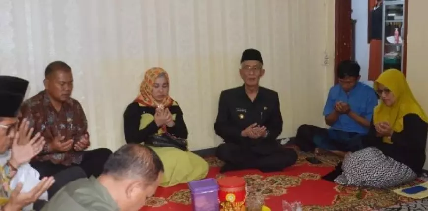 Bupati dan Wakil Bupati Bondowoso Beri Dukungan Keluarga Farhat Mika Rahel Riyanto