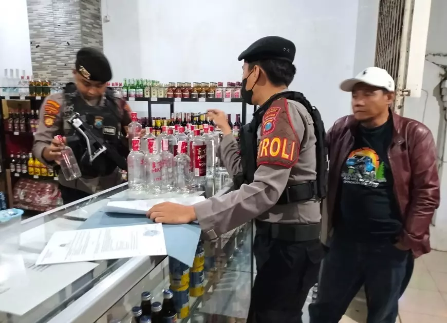 Anggota DPRD dan Polisi Sidak Toko Penjual Miras di Area Kampus 