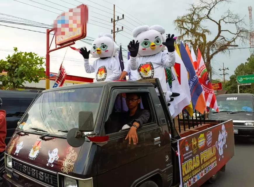Kirab Pemilu 2024 Tiba di Jember, Sura dan Sulu Diarak Bersama Pawai Budaya