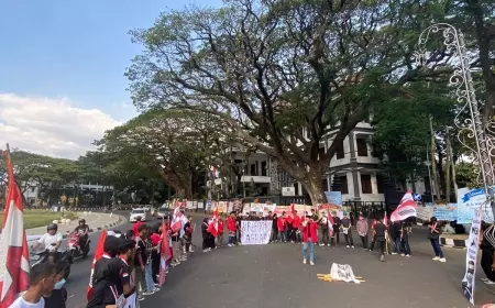 Peringati 1 Tahun Tragedi Kanjuruhan dan Kesaktian Pancasila, GMNI Malang Gelar Aksi