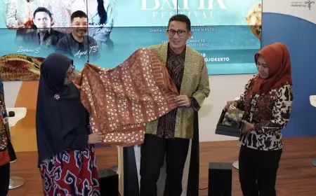 Hari Batik Nasional, Wali Kota Mojokerto Bareng Menparekraf Kenalkan Motif Baru