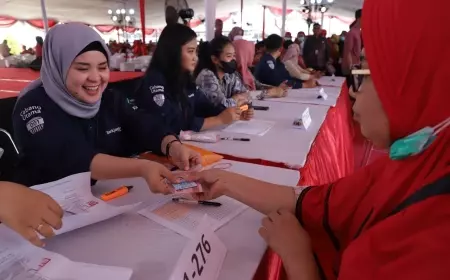 Pemkot Surabaya Salurkan Bantuan DBHCT ke 3.745 Buruh Pabrik Rokok