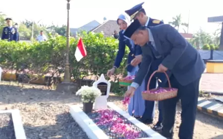 Jelang HUT Ke 78, Jajaran TNI Di Madiun Ziarah TMP