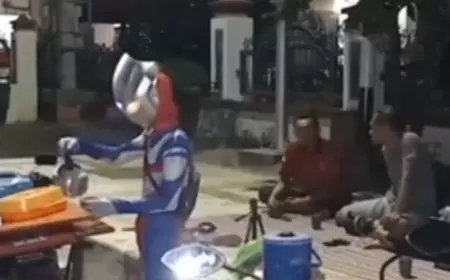 Alih Profesi, Ultraman Pilih Jualan Kopi