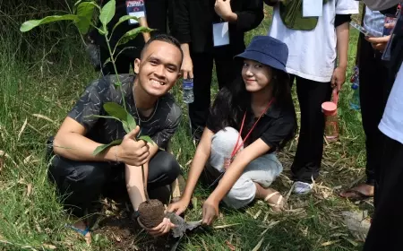 Jelajah Desa, Peserta Kemah Pancasila Lapasila UM Tanam Pohon Bersama Masyarakat