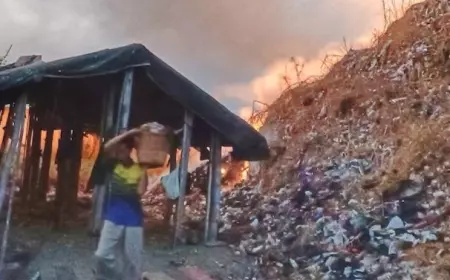 Hingga Malam, Api Masih Membakar TPA Winongo