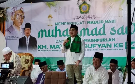 Cak Imin Kunjungi Ponpes Ihya' Ulum Gresik, Minta Restu Kiai dan Santri