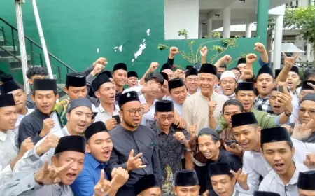 Bacapres Ganjar Pranowo Sowan ke Ponpes Al-Hikam