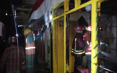 Kebakaran di Permukiman Padat Penduduk, Tiga Rumah Ludes Terbakar