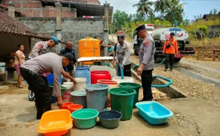 PWI Trenggalek Bantu Warga Terdampak Kekeringan