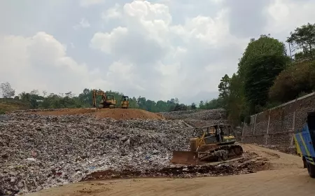 Pemadaman Si Jago Merah TPA Tlekung Memakan Waktu 48 Jam dan 150 Tangki Air