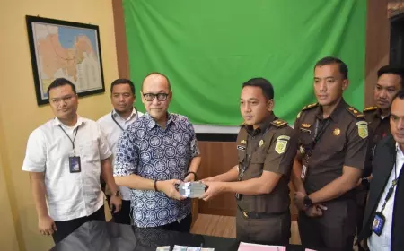 Inkrah, Kejari Perak Kembalikan Uang Hasil Korupsi PT Perinus Rp 250 Juta ke Negara