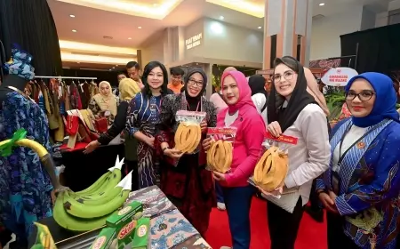 Ibu Iriana Jokowi Terpikat dengan Olahan Keripik Pisang Agung Lumajang