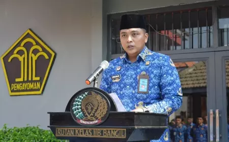 Bhanad Pertama Kali Pimpin Upacara Hari Sumpah Pemuda di Rutan Bangil