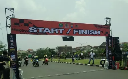 Meriah, DPRD dan IMI Kota Malang Gelar Road Race Supermoto