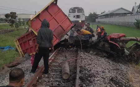 KA Brawijaya Tertemper Truk, Perjalanan Kereta Sempat Terganggu