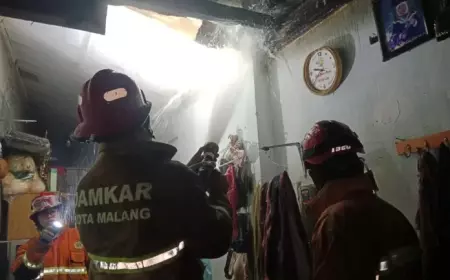 Diduga Korsleting Listrik, Sebuah Rumah Terbakar