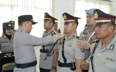Empat Kasat dan Dua Kapolsek Jajaran Polres Gresik Berganti
