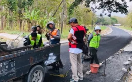 Pastikan Akses Jalan Mulus, Bupati Malang Tinjau Proyek Peningkatan Jalan Menuju Pantai Modangan