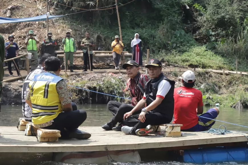 Dinilai Bahaya Menggunakan Perahu Rakit, Pemkot Malang Bakal Siapkan Mobil Antar Jemput Sekolah
