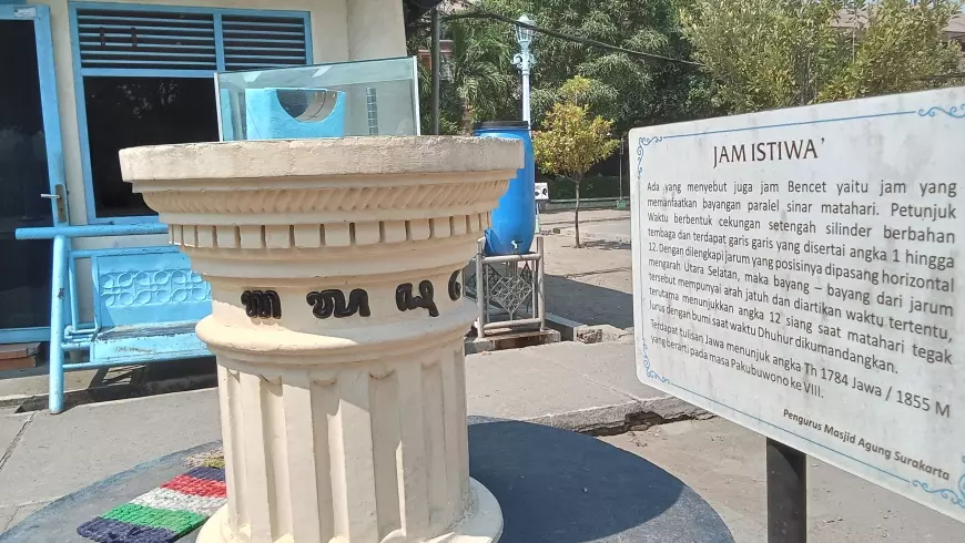 Unik, Jam Istiwa' Masjid Agung Surakarta Dipertahankan