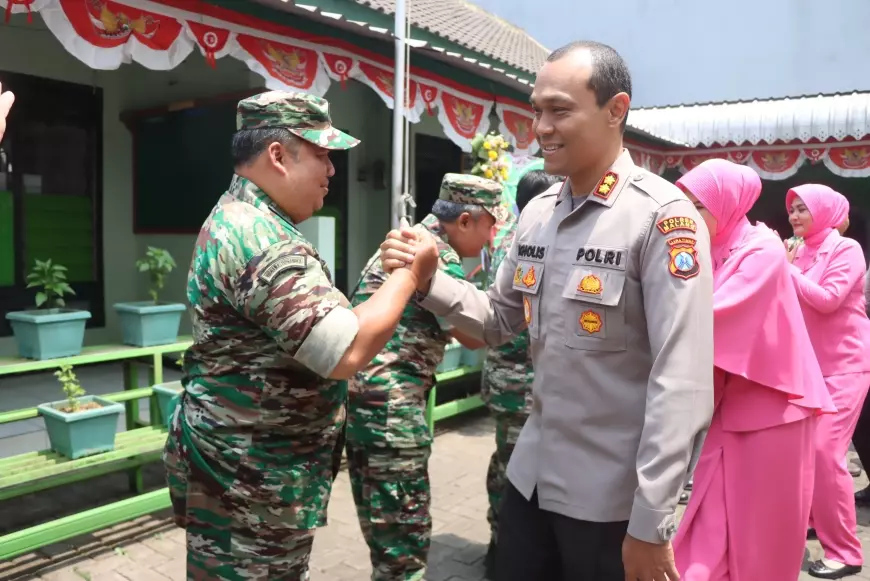 HUT ke-78 TNI, Kapolres Malang Sambangi Markas Koramil 0818/18 Wagir