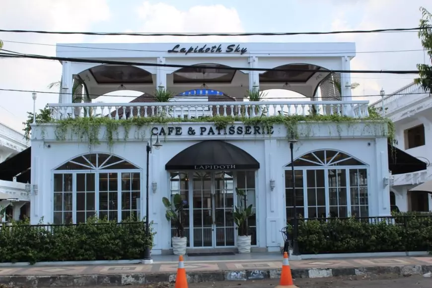 Lapidoth Cafe & Patisserie : Konsep Heritage Cafe Bernuansa Belanda di Kota Malang