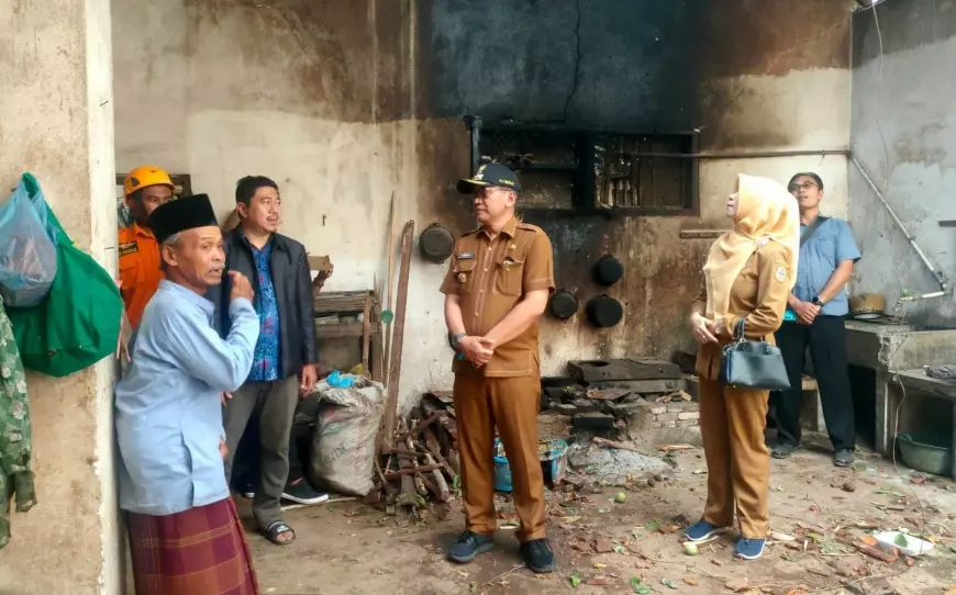 Korban Puting Beliung Mendapat Bantuan Sembako dari Pj Bupati Bondowoso