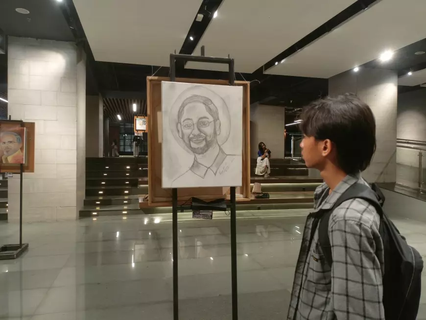 Lukisan Wajah Anthony Clark Dipamerkan di Basement Alun-Alun Kota Surabaya