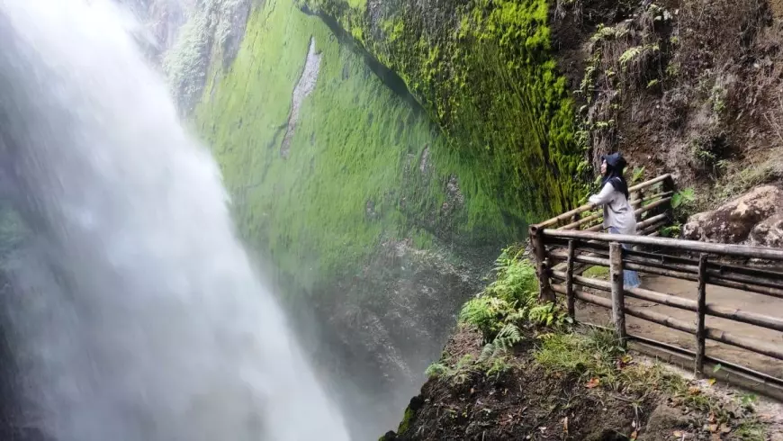 Eksotika Air Terjun di Kaldera Ijen Purba