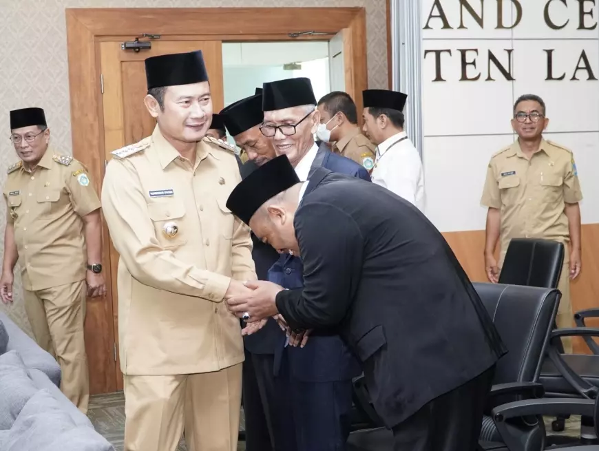 Bupati Yuhronur Lantik 5 Pimpinan Baznas Kabupaten Lamongan Periode 2023 - 2028