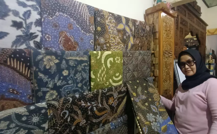 Jadi Ikon Utama Kampung Batik, Murni Konsisten Kembangkan Batik Alami Motif Khas Madiun