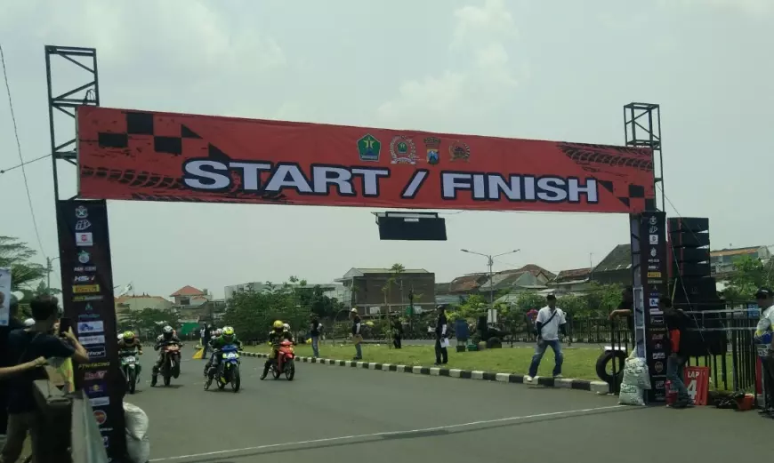 Meriah, DPRD dan IMI Kota Malang Gelar Road Race Supermoto