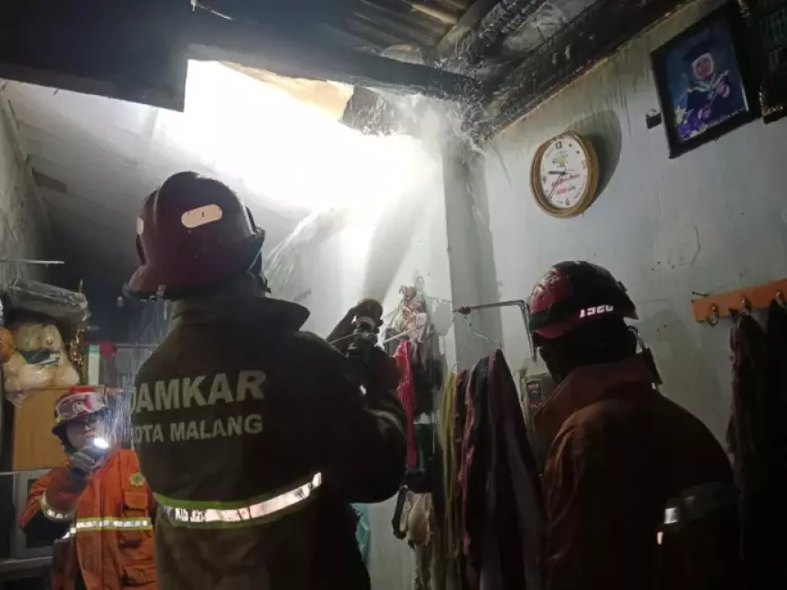 Diduga Korsleting Listrik, Sebuah Rumah Terbakar