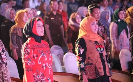 Kajati Berikan Edukasi Bahaya Bullyng dalam Acara East Java Tourism Award