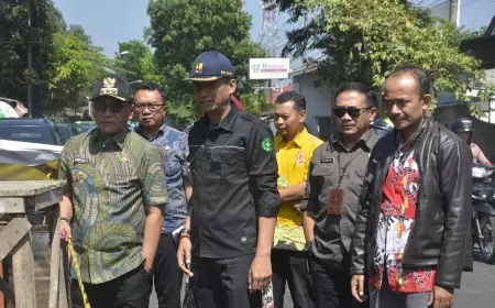 Pj Bupati Bondowoso Tinjau Progres Pembangunan Infrastruktur