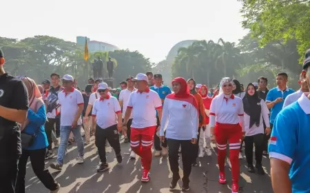 HUT 78 Jatim, Gubernur Bersama Bupati Jember Gelar Jalan Sehat Hidupkan UMKM