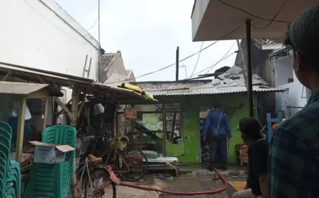 Ditinggal Keluar, Rumah Pasutri di Probolinggo Ludes Dilalap Si Jago Merah