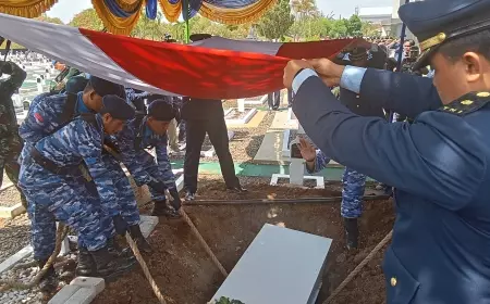 Komandan Lanud Iswahyudi, Pimpin Pemakaman Letkol Pnb Anumerta Yuda A Seta