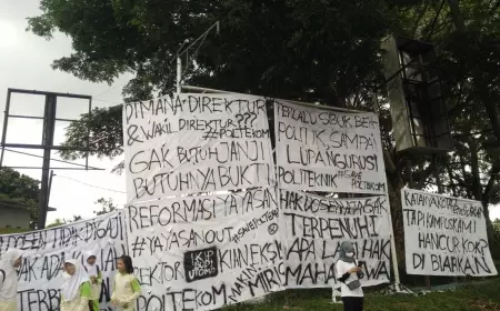 Tiga Tahun Dosen Tak Digaji, Mahasiswa Poltekom Kritik Yayasan Kampus